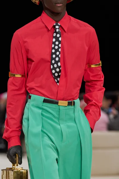 Look 64